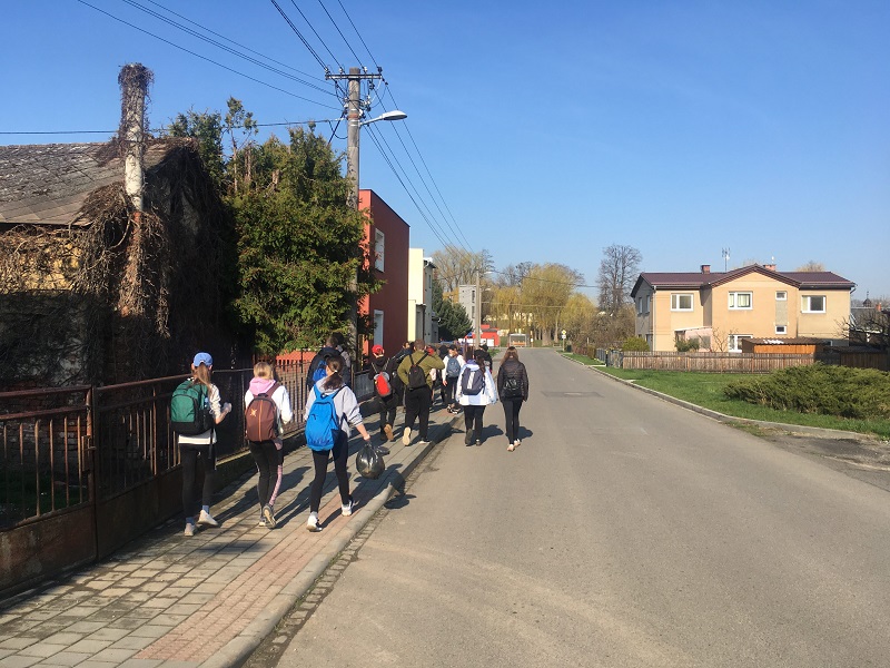 Sedmáci uklízeli na Den Země