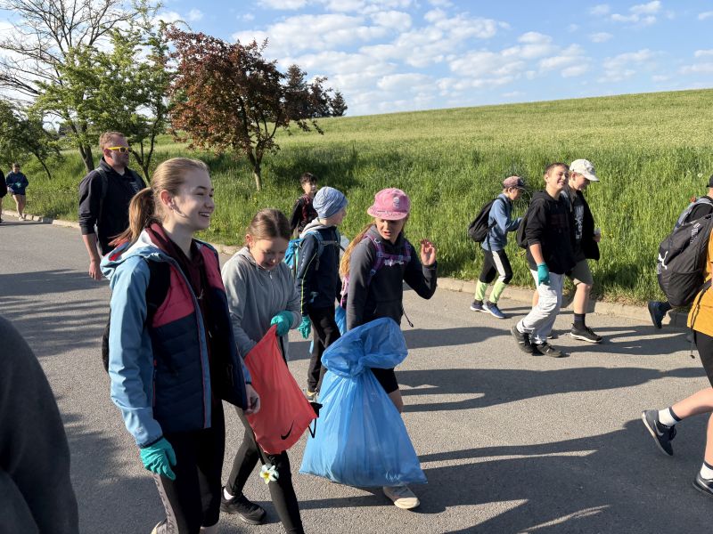 Den Země 2025 - žáci ZŠ Neplachovice pomáhali přírodě