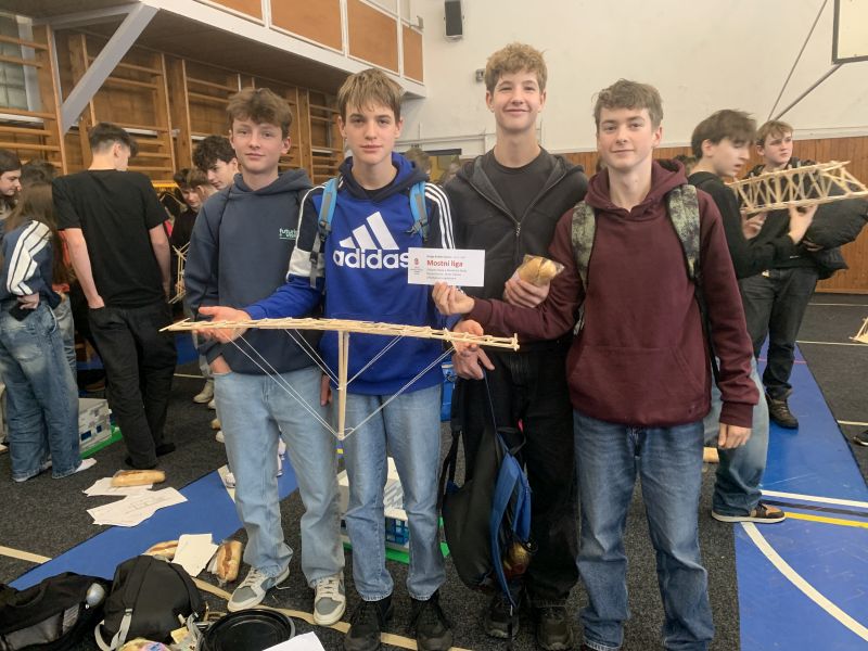 Úspěch našich žáků v soutěžích Bridge Builder Game a Bricks Game na SPŠ stavební v Opavě