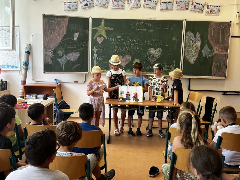 3. B zazářila na divadelních prknech